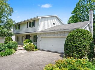 907 Dresden Cres, Ottawa, ON K2B 5H8