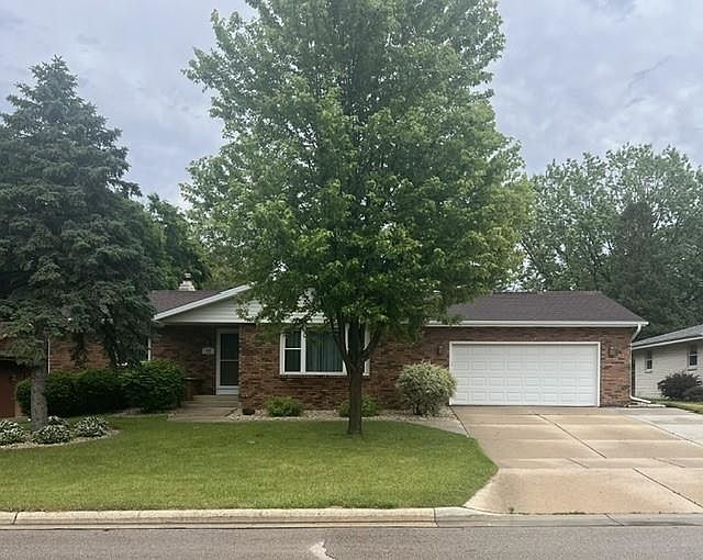 1st image of 120 Arbor Hill Dr