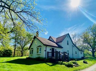 15921 Yates Rd, Grafton, IL 62037