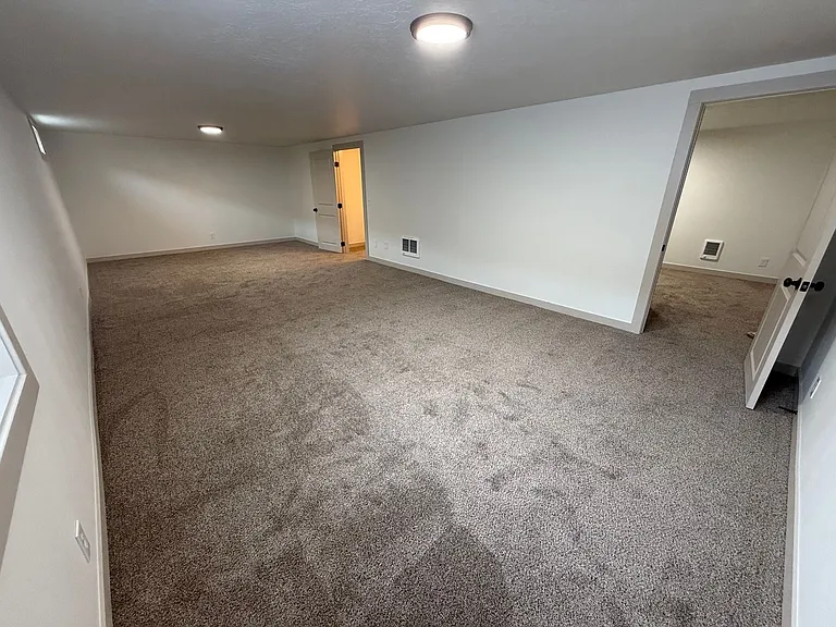 323 East Wabash Avenue — Photo 33