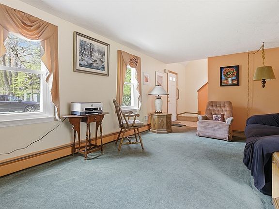 4th image of 19 Mockingbird Ln