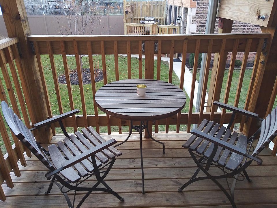 2nd image of 921 E 61st St #1