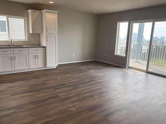 5th image of 51 Phoebe Ln #F12