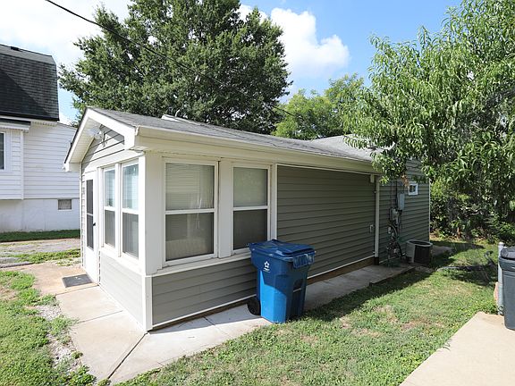 4th image of 2525 Florent Ave