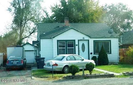 1401 Irving Ave photo 1