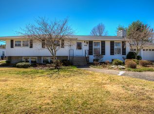 2228 Hermitage Dr, Kingsport, TN 37664