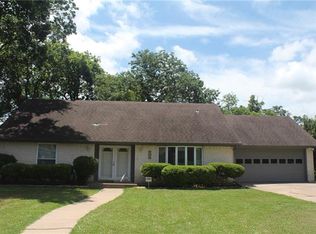 418 Tanglewood Dr, Desoto, TX 75115