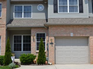 6629 Mine Dr, Macungie, PA