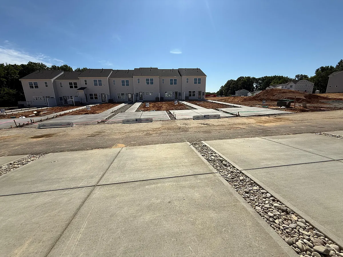 Building Photo - 3368 Broadwick Rd #1