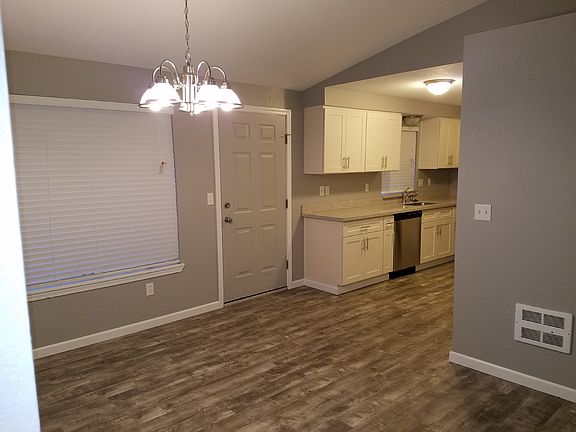Dining & Kitchen