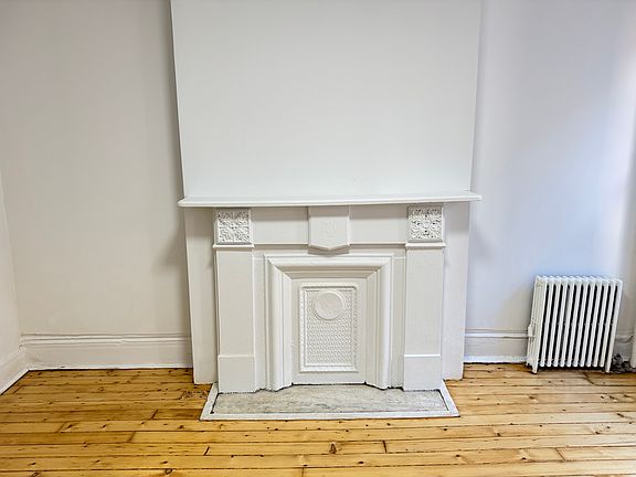 4th image of 693 10th Ave APT 4RS