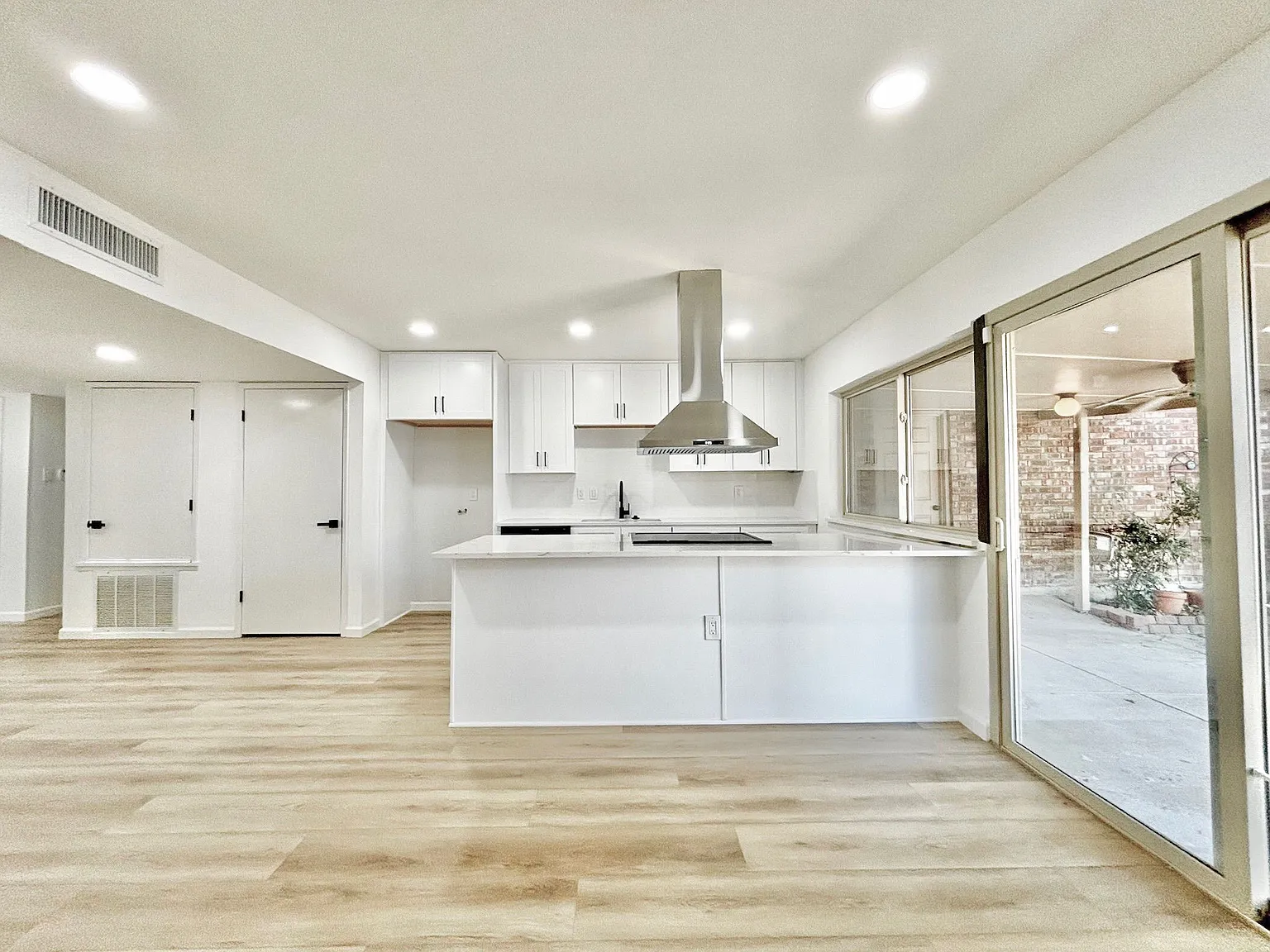 8813 Westfield Dr — Photo 2