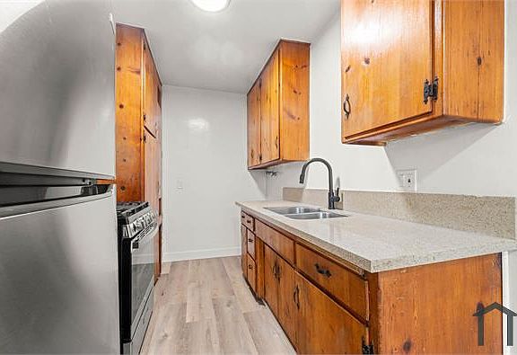 4th image of 8809 Crenshaw Blvd APT 05