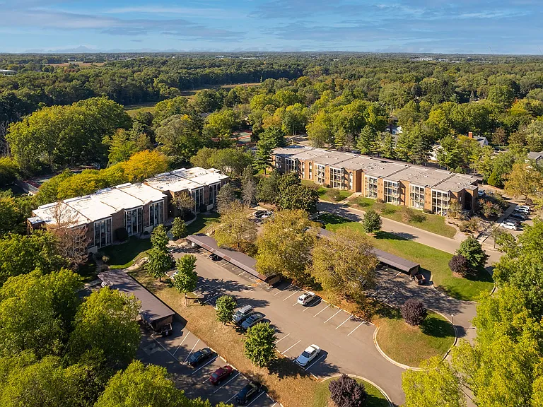 Willow Creek Apartments — Photo 35