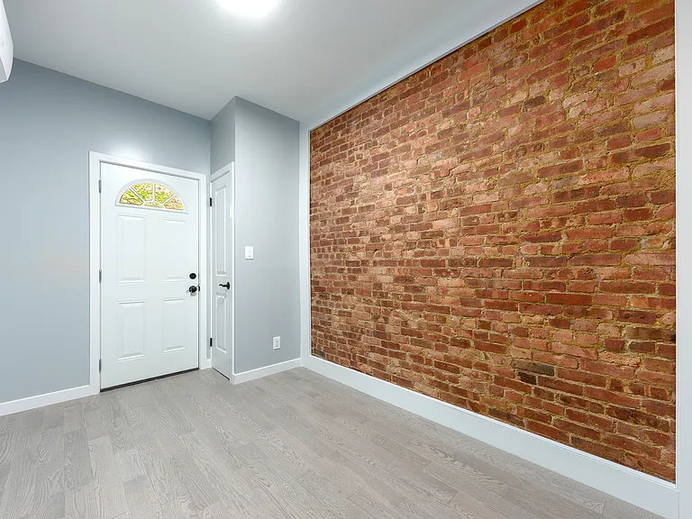 1301 Park Pl #1R — Photo 5