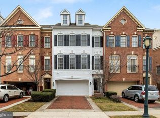 107 Oak Knoll Ter, Rockville, MD
