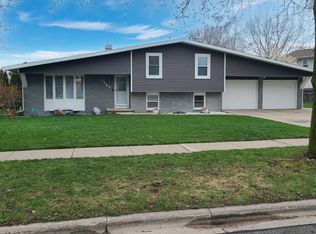 1123 Meadow View Ln, De Pere, WI 54115