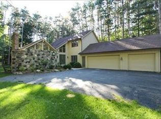 7315 Oliver Woods Dr SE, Grand Rapids, MI 49546