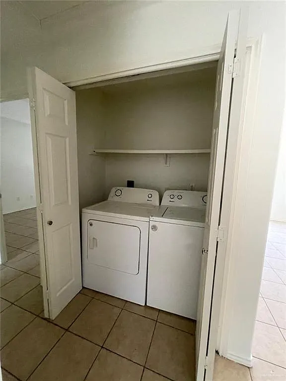 2 bed, 2.5 bath, 910 sqft, $850 — Photo 3