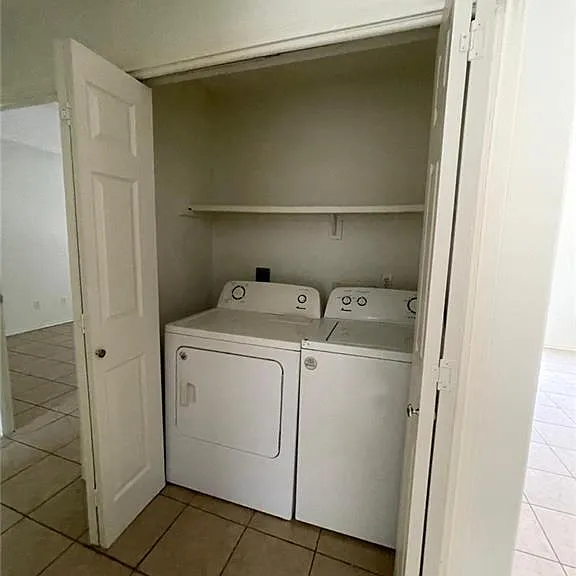 1806 S Ironwood St — Photo 3