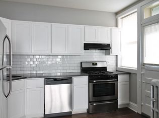 312 Washington Blvd APT 3E, Oak Park, IL 60302