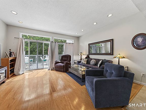 4th image of 233 Mansfield Grove Road #207