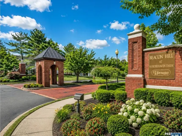 2903 Pinhorn Dr, Bridgewater, NJ 08807