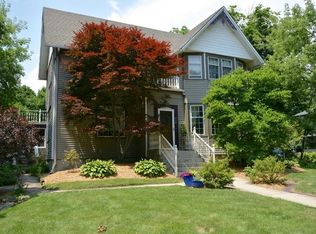 310 N Gary Ave, Wheaton, IL 60187
