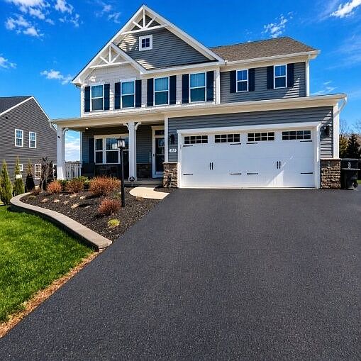 1st image of 118 Red Pine Dr