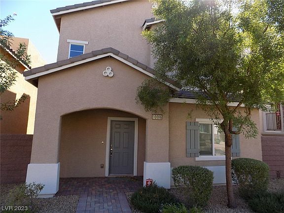 2nd image of 10086 Emerald Edgewater Ct