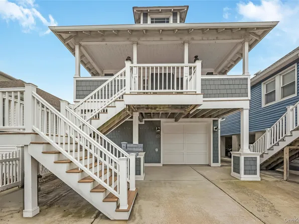 96 Oregon St, Long Beach, NY 11561