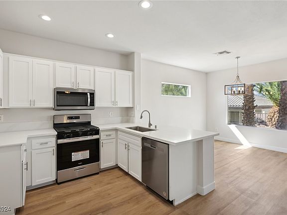 5th image of 2814 Somerset Springs Dr
