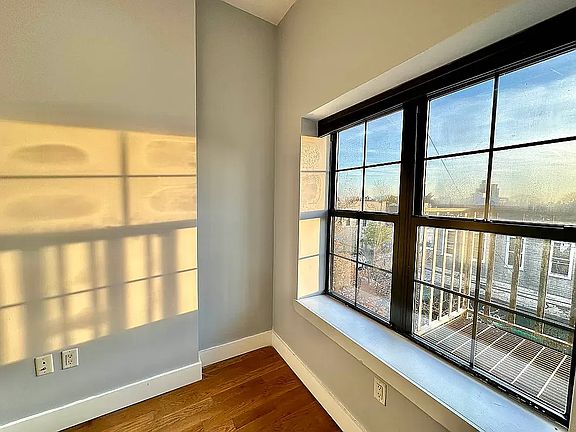 2nd image of 613 Woodward Ave #3C