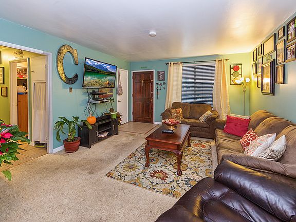 4th image of 941 Evergreen Ln