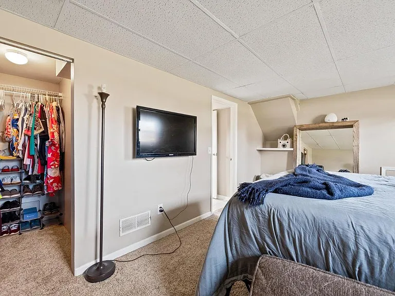 1353 Firethorne Dr — Photo 17