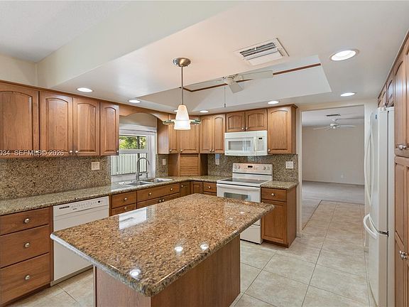 3rd image of 19900 SW 87th Ct