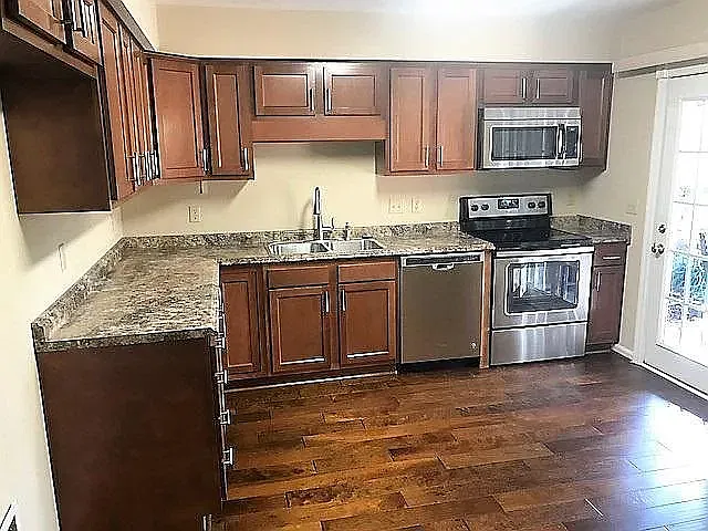 1707 Ellis Court - 1 — Photo 2