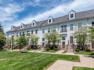 1149 Freesia Ct, Ann Arbor, MI 48105