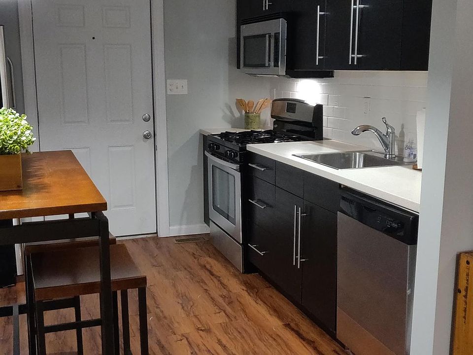 4204 Raspe Ave rear apt
