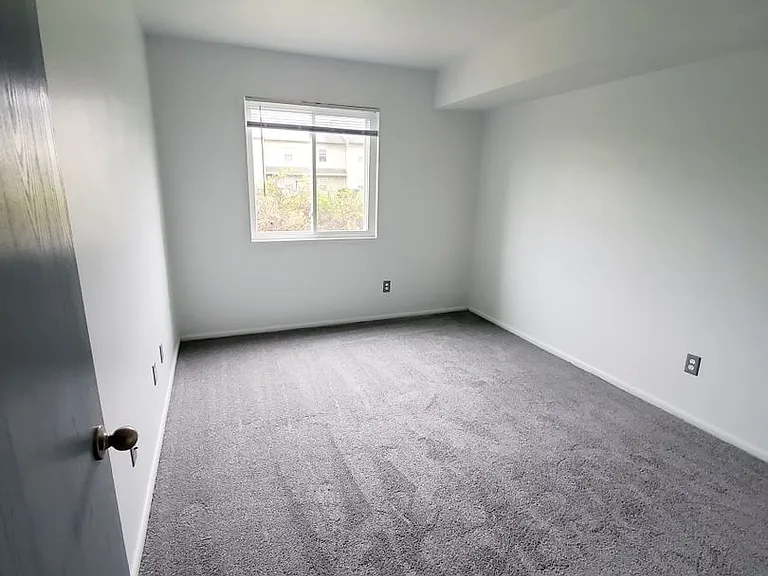 Sugarbush Apartments — Photo 142