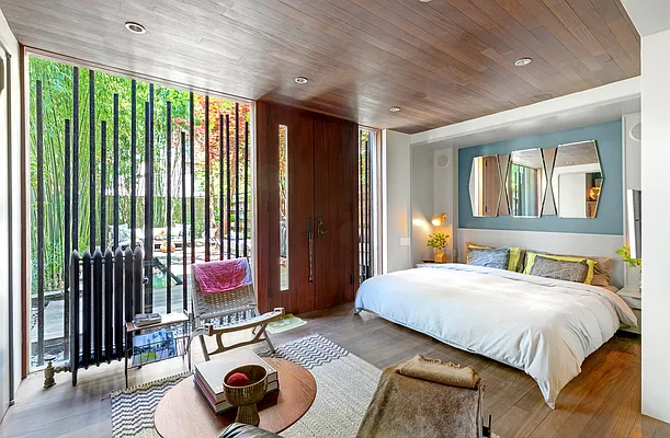 Rented by Compass | media 75