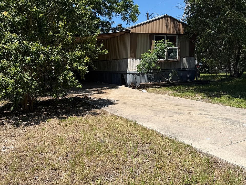 1st image of 1512 Wisteria Ln