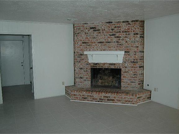 2nd image of 9554 Wickenburg Dr