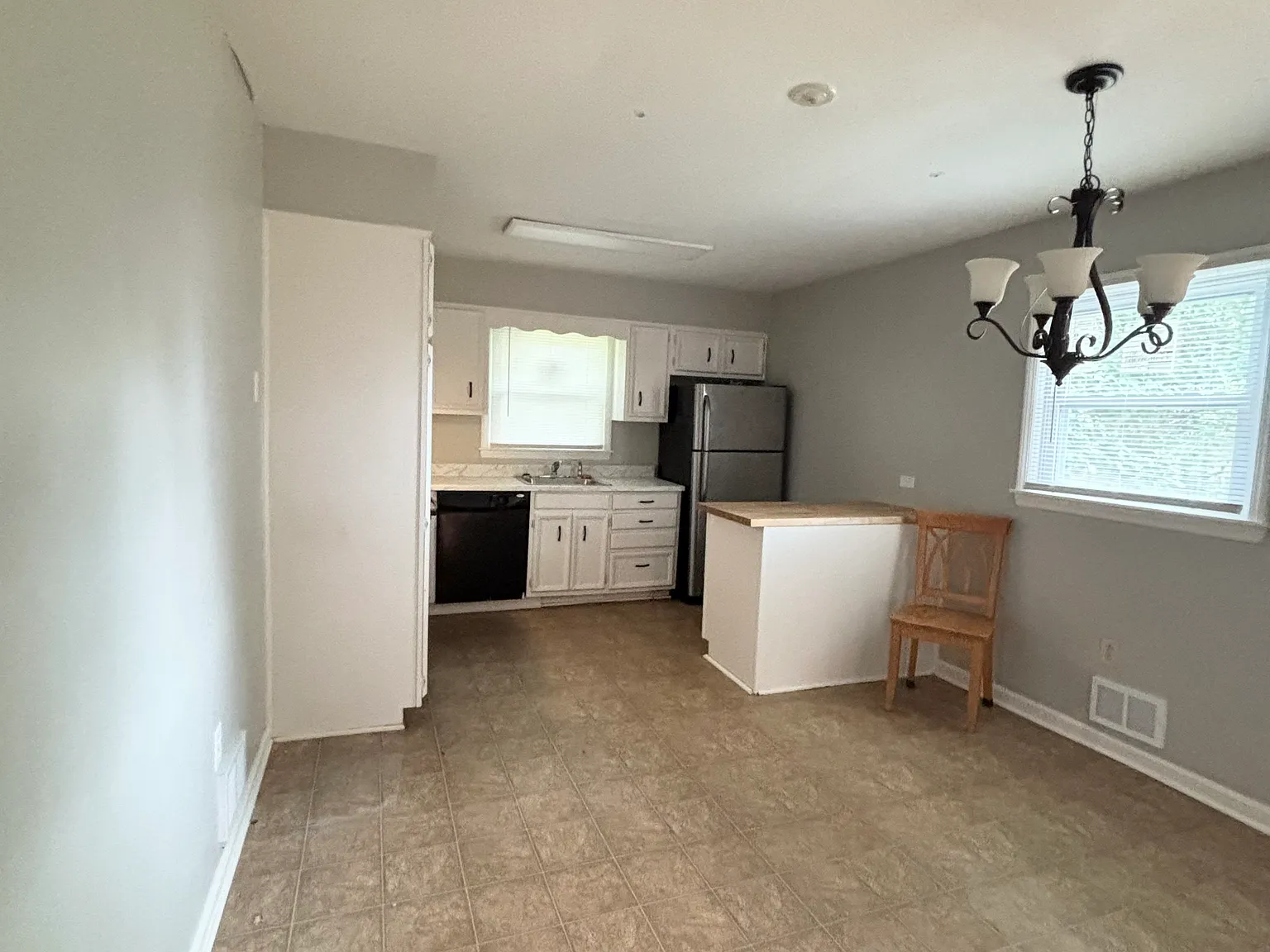 4 bed, 1600 sqft, $2,000 — Photo 4