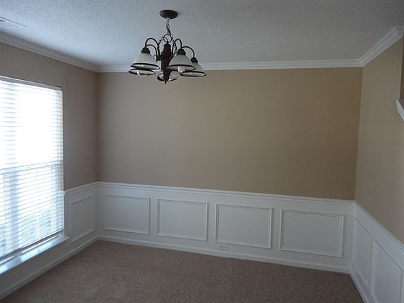 3rd image of 7614 Hinman Cir
