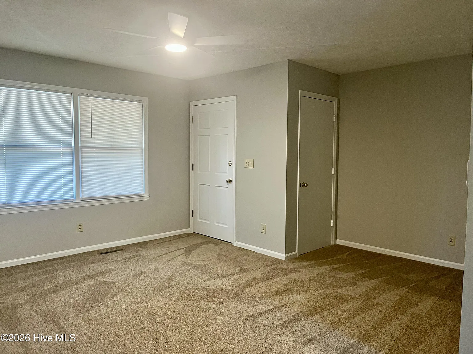 2 bed, 1.0 bath, $1,200 — Photo 4