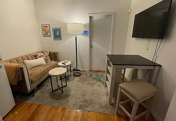Rented by Point NYC | media 4