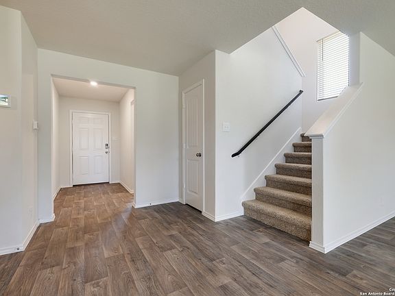 3rd image of 8227 Atlas Rise