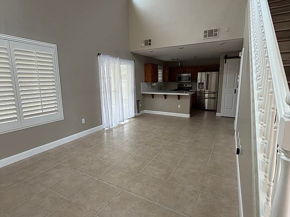 3rd image of 4835 Raven Ave