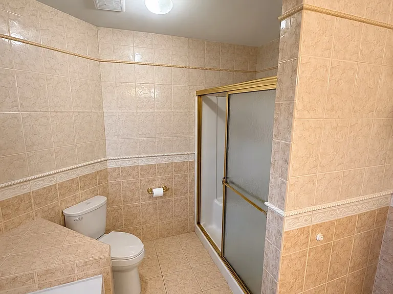11 Karen Dr — Photo 7